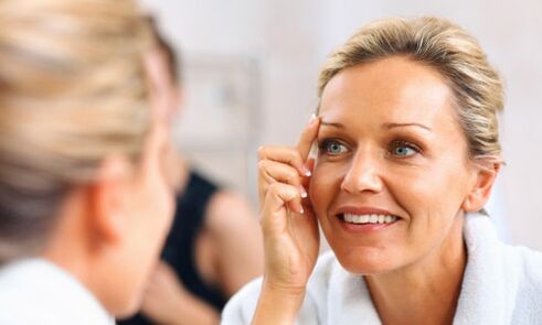 As mulheres estão satisfeitas com os resultados do rejuvenescimento da pele facial graças ao lifting não cirúrgico